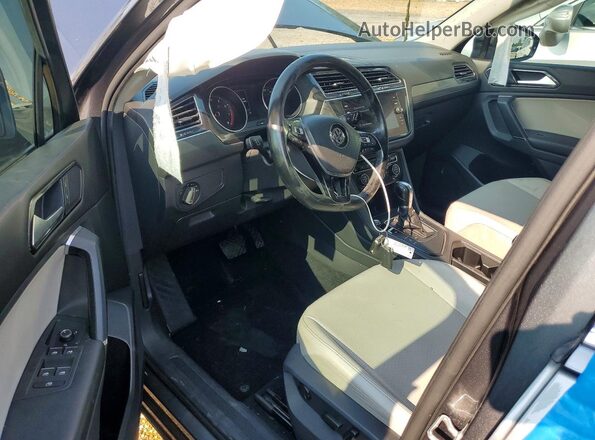 3VV3B7AX7JM000878 2018 VOLKSWAGEN TIGUAN Gray Vista del salpicadero
