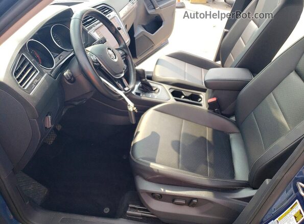 3VV3B7AX7JM105369 2018 VOLKSWAGEN TIGUAN Blue Widok wnętrza z przodu