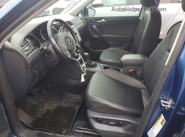 3VV3B7AX7JM121460 2018 VOLKSWAGEN TIGUAN Blue Widok wnętrza z przodu