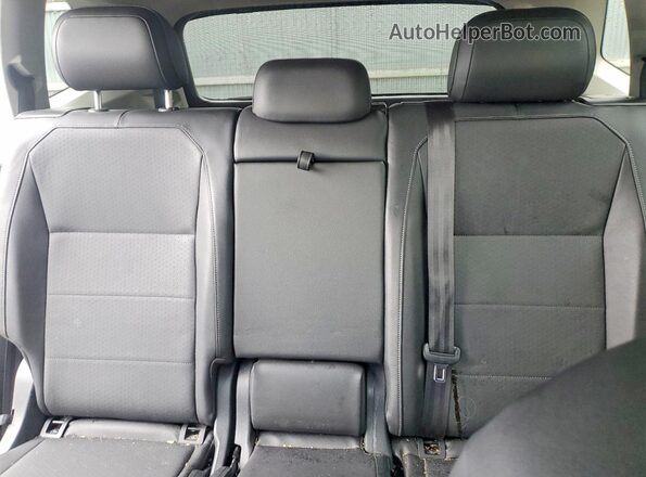 3VV3B7AX7JM121460 2018 VOLKSWAGEN TIGUAN Blue Widok tylnych siedzeń