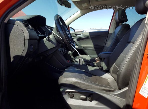 3VV3B7AX7KM066820 2019 VOLKSWAGEN TIGUAN Orange Vista interior delantera