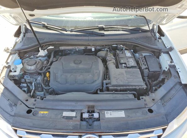 3VV3B7AX7LM130839 2020 VOLKSWAGEN TIGUAN White Engine compartment view
