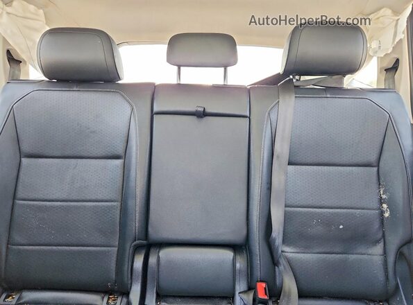 3VV3B7AX7MM158562 2021 VOLKSWAGEN TIGUAN Charcoal Вид задніх сидінь
