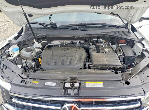 3VV3B7AX7NM089812 2022 VOLKSWAGEN TIGUAN White Rear interior view