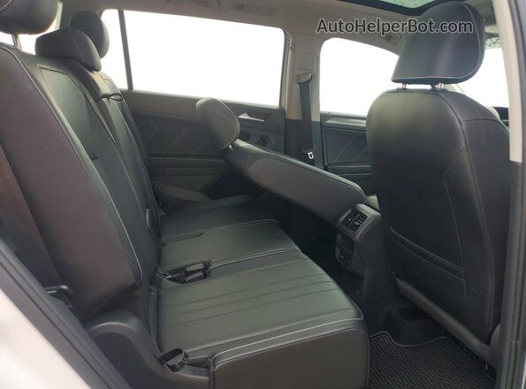 3VV3B7AX7NM089812 2022 VOLKSWAGEN TIGUAN White Rear seats view