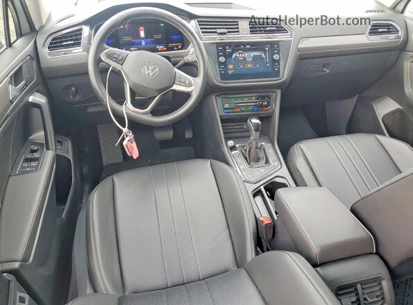 3VV3B7AX7NM089812 2022 VOLKSWAGEN TIGUAN White Dashboard view