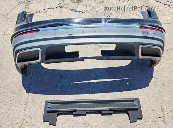 3VV3B7AX8JM020735 2018 VOLKSWAGEN TIGUAN Black Вид задньої частини салону