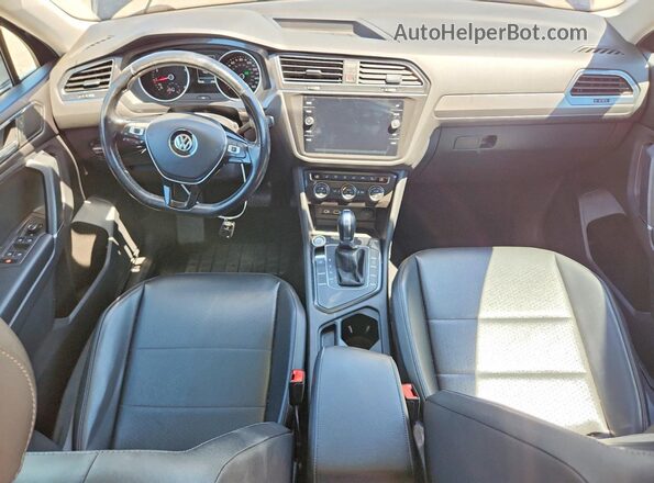 3VV3B7AX8JM020735 2018 VOLKSWAGEN TIGUAN Black Вид панелі приладів