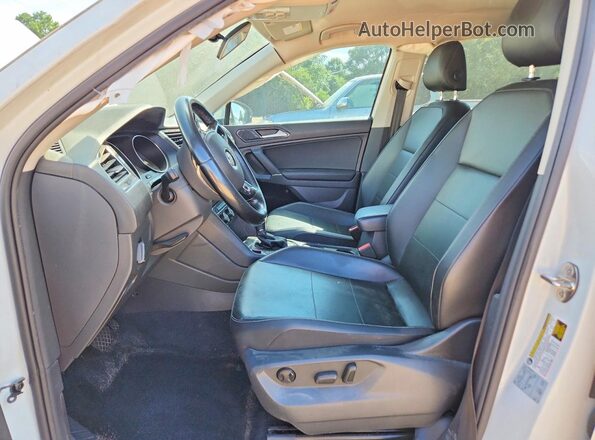 3VV3B7AX8JM031427 2018 VOLKSWAGEN TIGUAN White Vista interior delantera