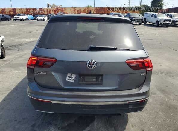 3VV3B7AX8JM087934 2018 VOLKSWAGEN TIGUAN Silver Вид ззаду
