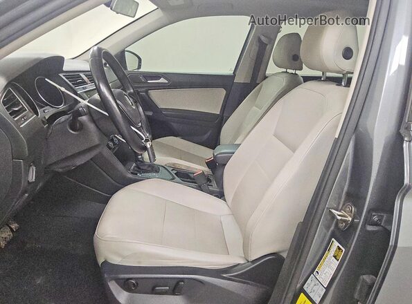3VV3B7AX8KM178834 2019 VOLKSWAGEN TIGUAN Gray Vista interior delantera