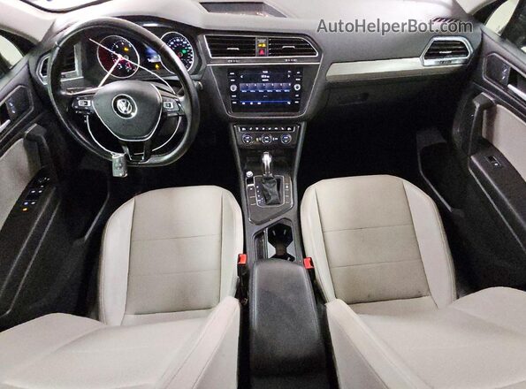 3VV3B7AX8KM178834 2019 VOLKSWAGEN TIGUAN Gray Vista del salpicadero