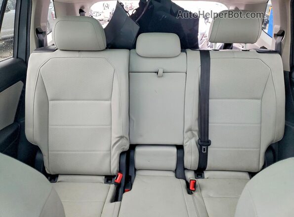 3VV3B7AX8LM069114 2020 VOLKSWAGEN TIGUAN Серый Вид задних сидений