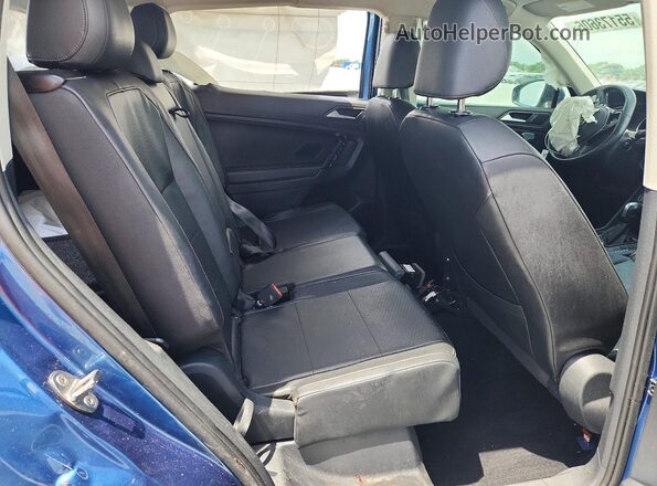 3VV3B7AX8LM115704 2020 VOLKSWAGEN TIGUAN Blue Rear interior view