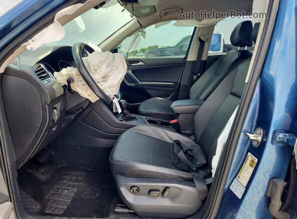 3VV3B7AX8LM115704 2020 VOLKSWAGEN TIGUAN Blue Front interior view