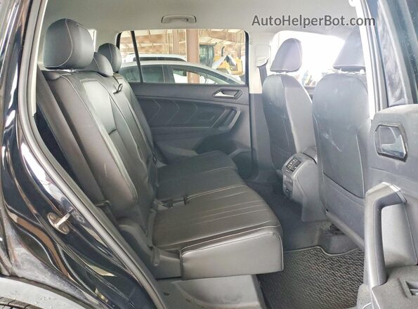 3VV3B7AX8NM094419 2022 VOLKSWAGEN TIGUAN Black Widok wnętrza z tyłu