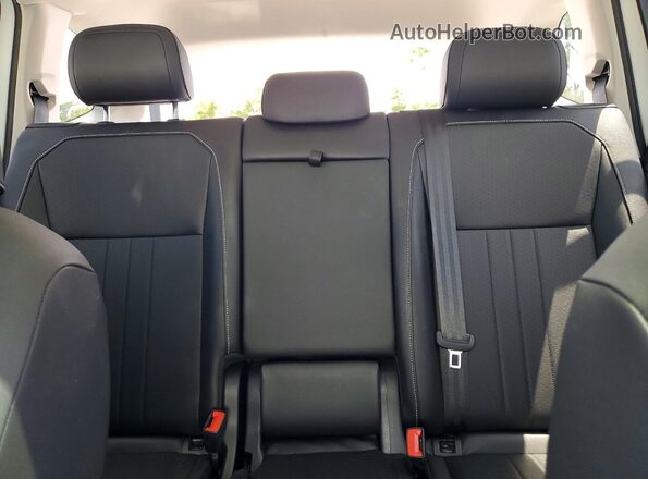 3VV3B7AX8NM167143 2022 VOLKSWAGEN TIGUAN White Widok tylnych siedzeń
