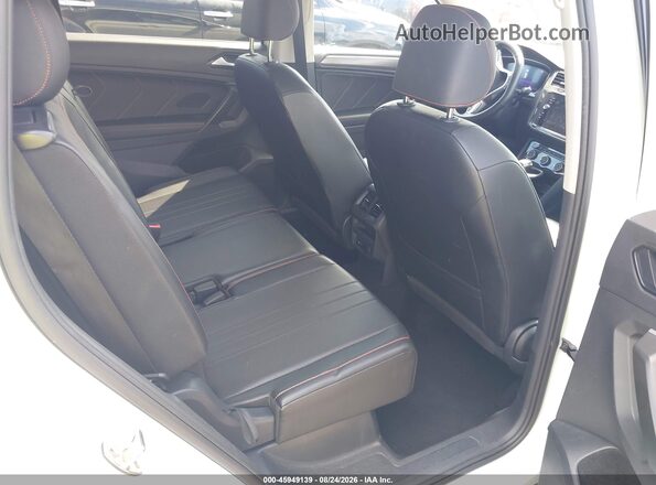 3VV3B7AX8RM202124 2024 VOLKSWAGEN TIGUAN White VIN sticker view