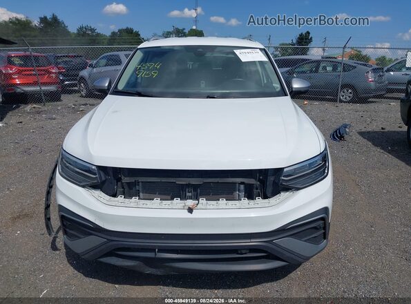 3VV3B7AX8RM202124 2024 VOLKSWAGEN TIGUAN White Rear interior view