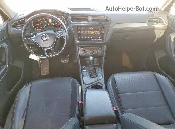 3VV3B7AX9JM023143 2018 VOLKSWAGEN TIGUAN Black წინა პანელის ხედი