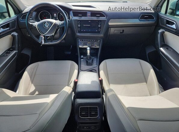 3VV3B7AX9JM038936 2018 VOLKSWAGEN TIGUAN White Widok deski rozdzielczej