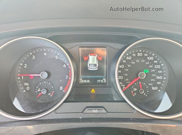 3VV3B7AX9JM038936 2018 VOLKSWAGEN TIGUAN White Widok zestawu wskaźników