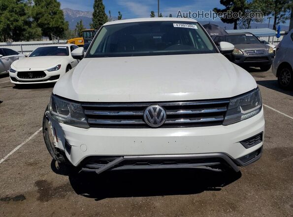 3VV3B7AX9JM061097 2018 VOLKSWAGEN TIGUAN White Widok z przodu
