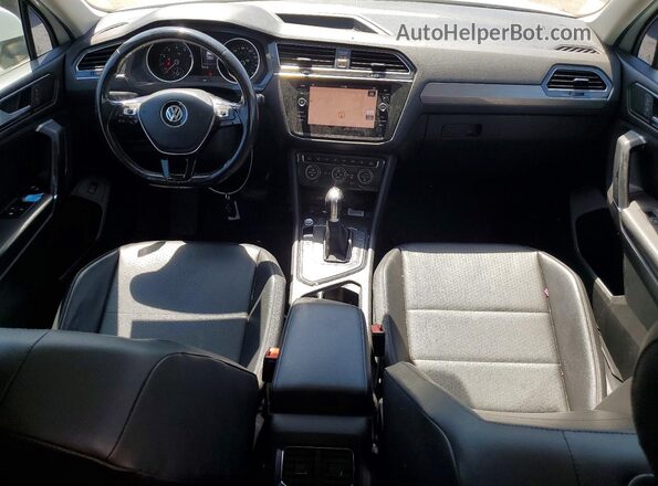 3VV3B7AX9JM061097 2018 VOLKSWAGEN TIGUAN White Widok deski rozdzielczej