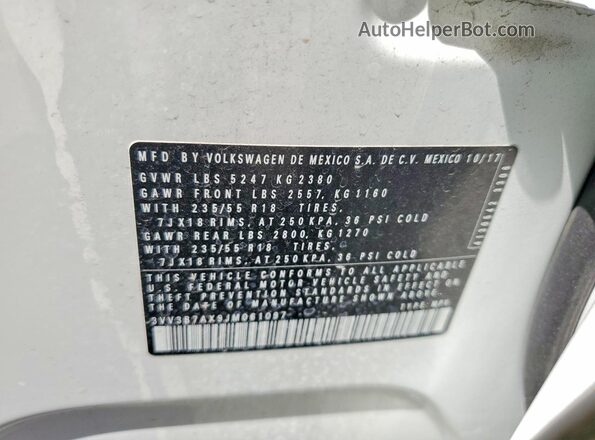 3VV3B7AX9JM061097 2018 VOLKSWAGEN TIGUAN White Widok komory silnika