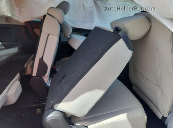 3VV3B7AX9LM118448 2020 VOLKSWAGEN TIGUAN White Rear seats view
