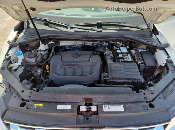 3VV3B7AX9LM118448 2020 VOLKSWAGEN TIGUAN White Rear interior view