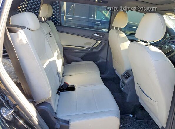 3VV3B7AX9LM160652 2020 VOLKSWAGEN TIGUAN Black Widok tylnych siedzeń