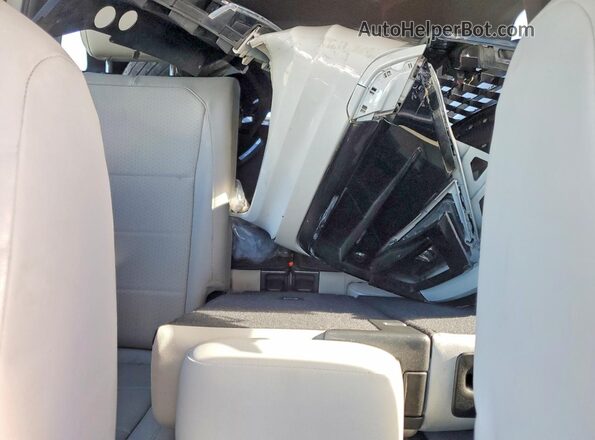 3VV3B7AX9MM008128 2021 VOLKSWAGEN TIGUAN White Vista de los asientos traseros