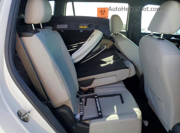 3VV3B7AX9MM008128 2021 VOLKSWAGEN TIGUAN White Vista interior trasera