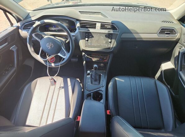 3VV3B7AX9PM110243 2023 VOLKSWAGEN TIGUAN Charcoal Вид панелі приладів