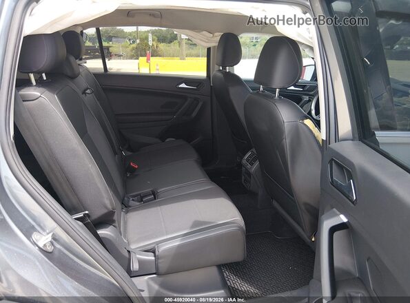 3VV3B7AXXJM026875 2018 VOLKSWAGEN TIGUAN Light Blue VIN կոդի պիտակի տեսք