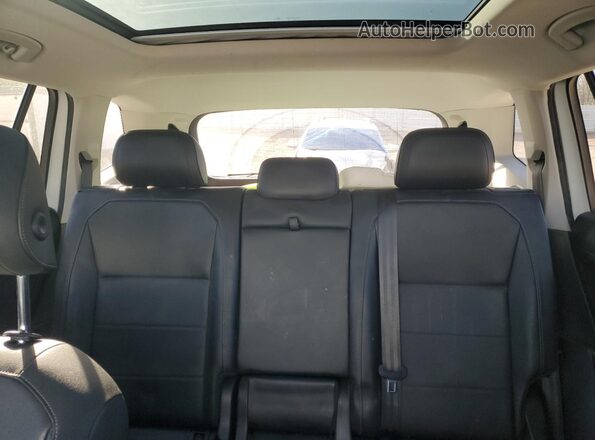 3VV3B7AXXKM063314 2019 VOLKSWAGEN TIGUAN White Vista de los asientos traseros