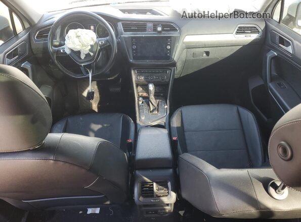 3VV3B7AXXKM063314 2019 VOLKSWAGEN TIGUAN White Vista del salpicadero