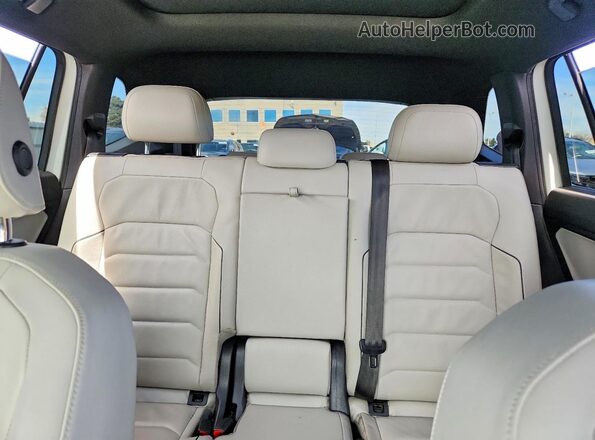3VV4B7AX0LM034393 2020 VOLKSWAGEN TIGUAN White Widok tylnych siedzeń