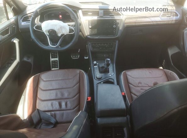 3VV4B7AX0RM063028 2024 VOLKSWAGEN TIGUAN Черный Вид панели приборов
