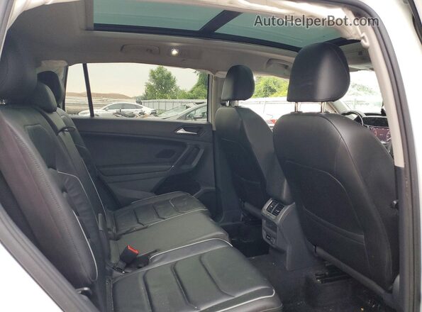 3VV4B7AX1JM091683 2018 VOLKSWAGEN TIGUAN White უკანა სალონის ხედი