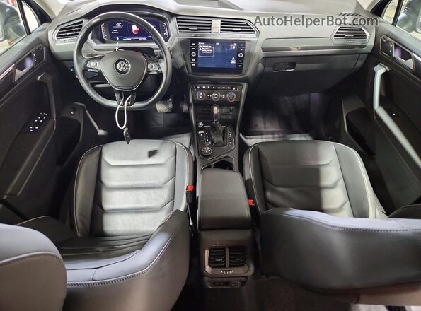 3VV4B7AX1KM074111 2019 VOLKSWAGEN TIGUAN Black Widok deski rozdzielczej