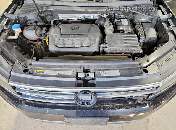 3VV4B7AX1KM074111 2019 VOLKSWAGEN TIGUAN Black Widok komory silnika