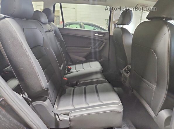 3VV4B7AX1KM074111 2019 VOLKSWAGEN TIGUAN Black Widok wnętrza z tyłu