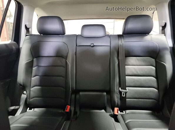 3VV4B7AX1KM074111 2019 VOLKSWAGEN TIGUAN Black Widok tylnych siedzeń