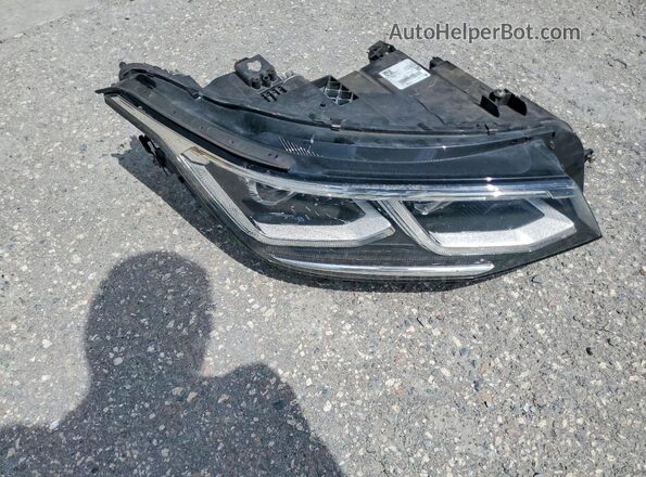 3VV4B7AX2RM054069 2024 VOLKSWAGEN TIGUAN White Widok naklejki z numerem VIN