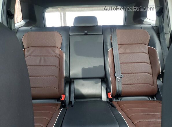3VV4B7AX2RM054069 2024 VOLKSWAGEN TIGUAN White Widok tylnych siedzeń