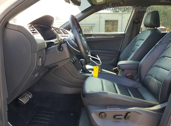 3VV4B7AX3JM144755 2018 VOLKSWAGEN TIGUAN White წინა სალონის ხედი