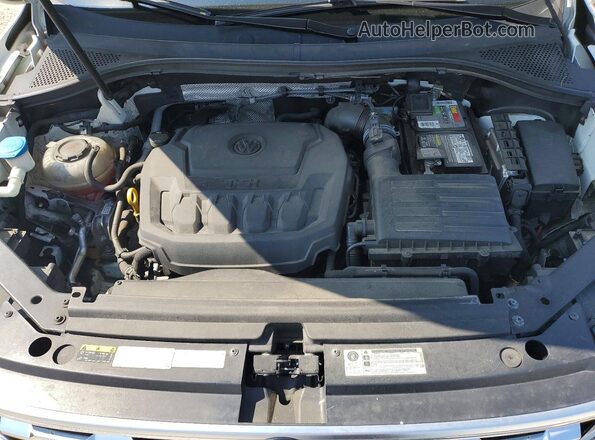 3VV4B7AX3JM144755 2018 VOLKSWAGEN TIGUAN White ძრავის განყოფილების ხედი