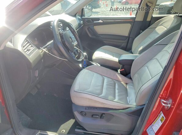 3VV4B7AX4KM156527 2019 VOLKSWAGEN TIGUAN Burgundy Front interior view